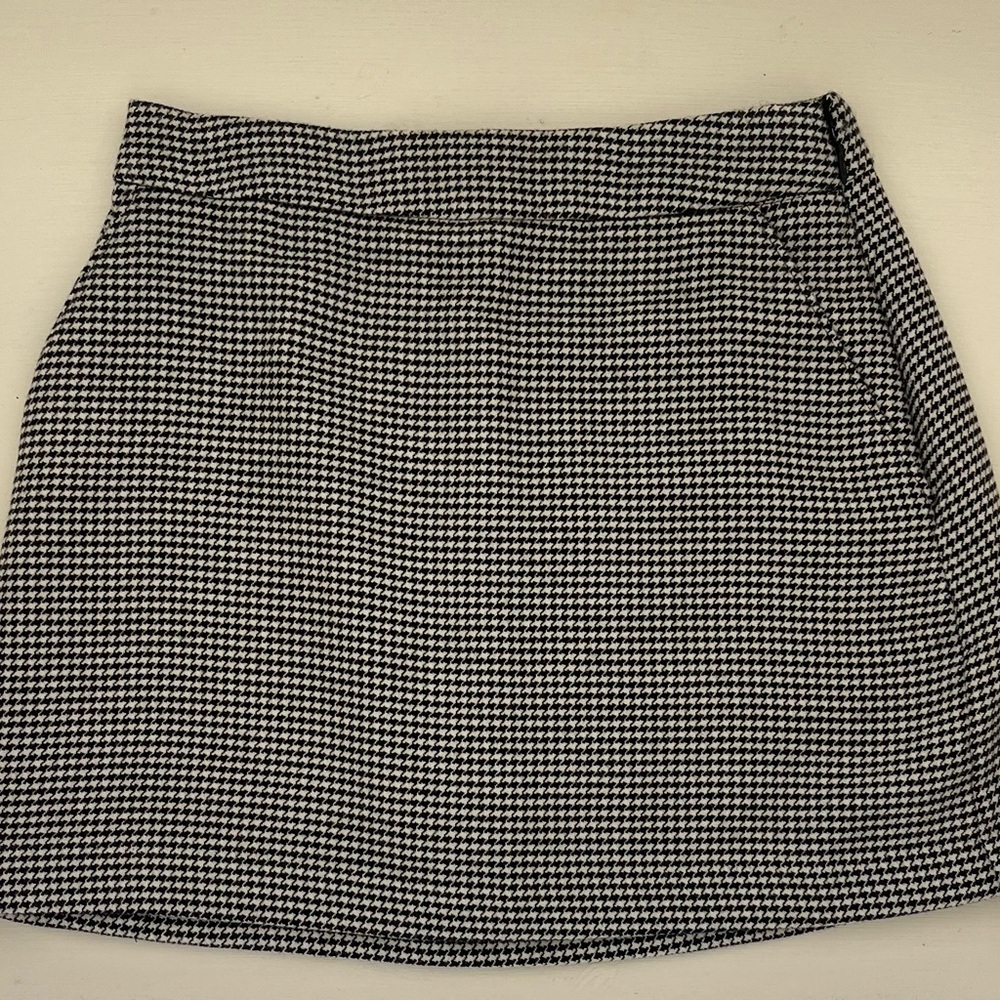 Abercrombie & Fitch Black and White Mini Skirt